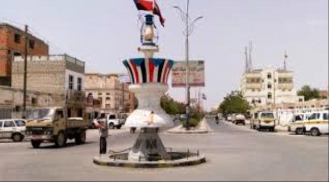 محلي غيل باوزير يتهم حكومة الشرعية بعدم الالتزام بمسؤولياتها
