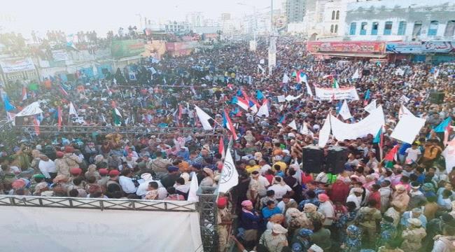 تعرف على ر أبرز ما ورد في البيان الصادر عن وقفة المكلا الحاشدة المؤيدة لقرارات المحافظ البحسني