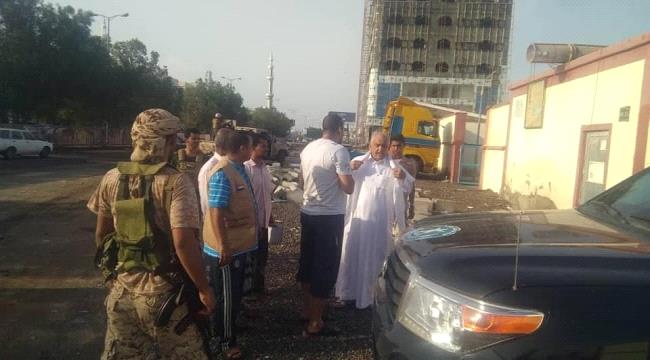 لجنة الإغاثة والأعمال الإنسانية بالانتقالي الجنوبي تواصل عملية شفط مياه الأمطار