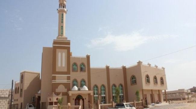 اوقاف ساحل حضرموت يعلن إغلاق المساجد كاملاً وإيقاف صلاة الجمعة