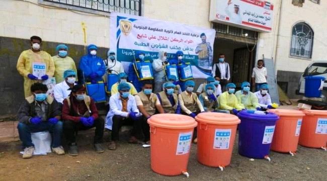 الفرق الطبية التابعة للقوات الجنوبية تواصل حملات الرش الوقائ للمعسكرات بالضالع
