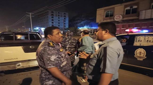 مدير القيادة والسيطرة بأمن حضرموت الساحل يتفقد شوارع المكلا خلال تنفيذ الحظر