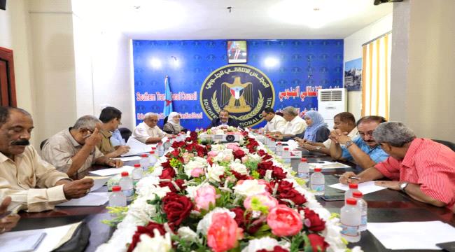 رئيس الجمعية الوطنية يلتقي بأعضاء من لجنة التهدئة للأوضاع العسكرية بالجنوب
