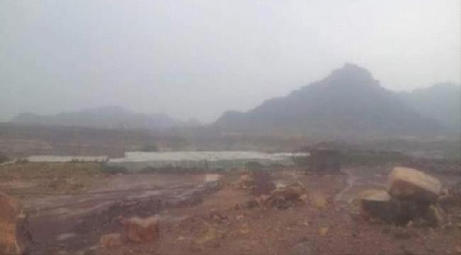 هطول أمطار غزيرة على مناطق متفرقة بالضالع 