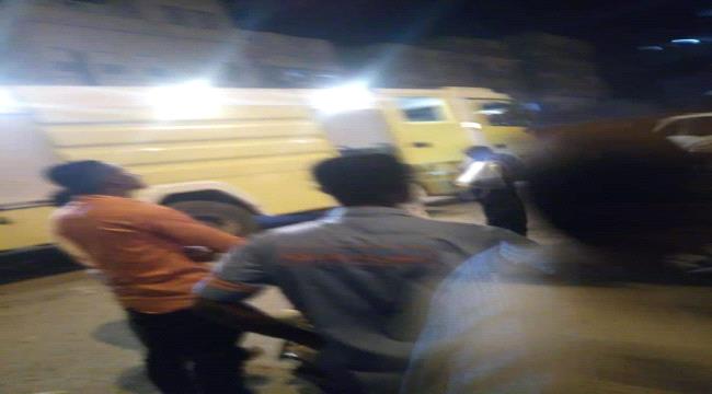 الدفاع المدني يخمد حريق نشب في أحد بقالات منطقة باعبود بالمكلا
