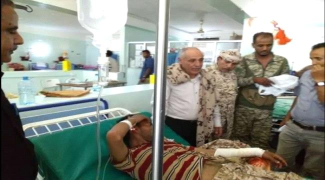 رئيس انتقالي الضالع يتفقد الجرحى في مستشفى النصر العام