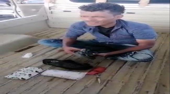 نقطة دوفس تضبط شخص يحمل كمية من الحشيش