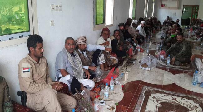 يتقدمهم الربيعي .. قيادات الحزام يؤدون واجب العزاء لأسرة الشهيد عارف مطري وقبائل كلد