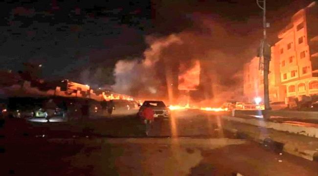 عدن تشهد مسيرات احتجاجية للمطالبة باعادة التيار الكهربائي