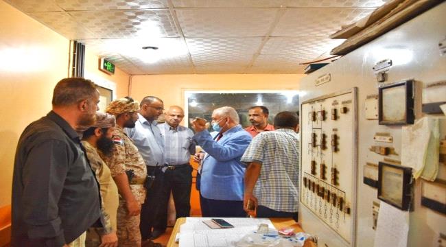 الوالي يتفقد محطة مياه البرزخ ويقف على أبرز احتياجاتها 