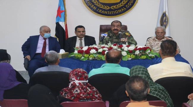 اللواء بن بريك يطلع رؤساء اللجان في الجمعية الوطنية ودوائر الأمانة دوافع وتحديات الادارة الذاتية للجنوب  