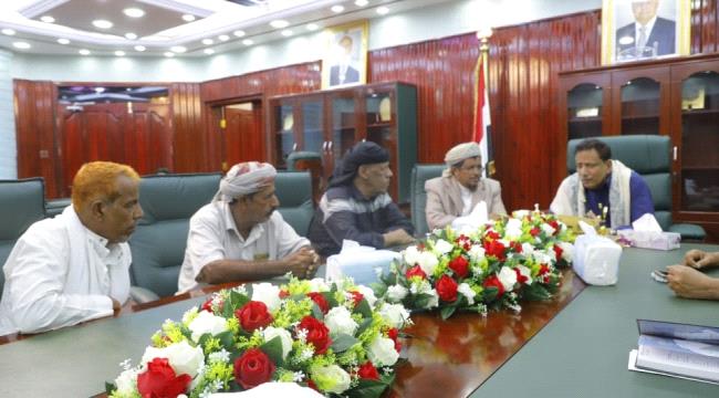 قيادات الانتقالي ومحافظ المهرة يناقشا سبل تنفيذ إجراءات الإدارة الذاتية للجنوب