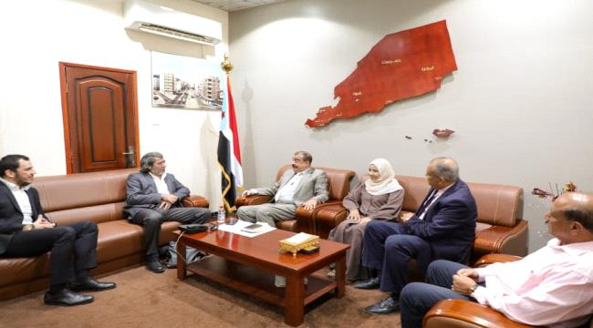 اللواء بن بريك يلتقي مدير مكتب المبعوث الأممي لدى اليمن بالعاصمة عدن