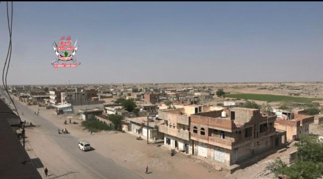 إصابة طفل بقصف حوثي على حيس والمشتركة تتصدى لهجوم