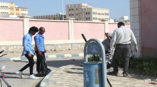 تنفيذ حملة نظافة شاملة بالمعهد التقني التجاري بفـوة