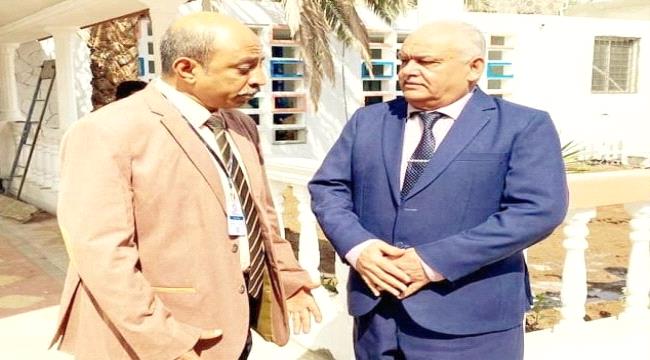 الوالي يزور مركز تدريب طب الامتياز لأطباء الأسنان بالعاصمة عدن