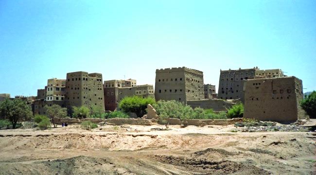 الحوثيون يحولون المدارس الى اوكار للتطرف وتجنيد الصغار
