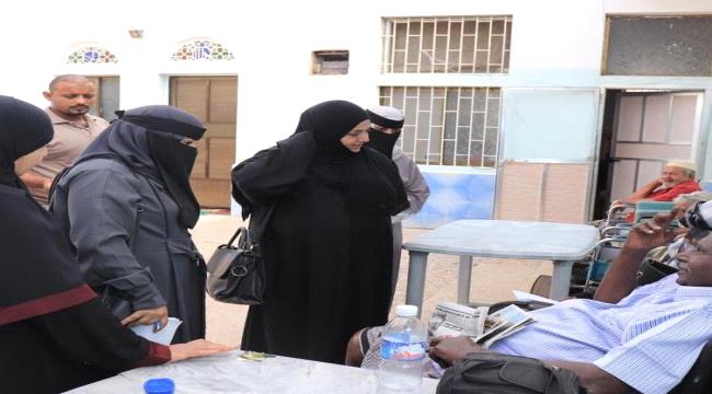 حقوق الانسان بالانتقالي تطلع عن كثب على مستوى الخدمات لدار العجزة والمسنين 