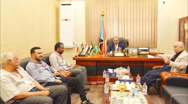 الرئيس القائد عيدروس الزُبيدي يبحث مع رئيس بعثة منظمة أطباء بلا حدود الترتيبات اللازمة لتأمين عمل المنظمات الدولية