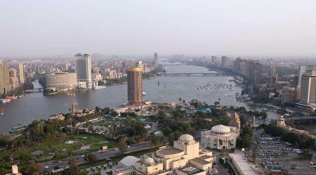 الشرعية تتجاهل معاناة المواطنين وتصرف الالاف لرفاهية سفرائها