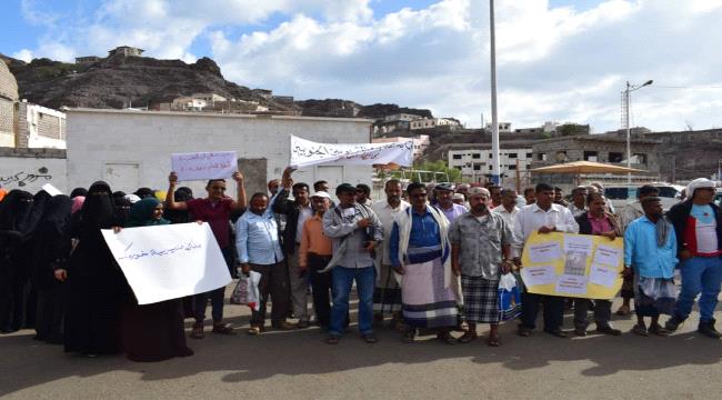معلمو الجنوب يطلقون ثورة ضد الشرعية ويهددون بالتصعيد