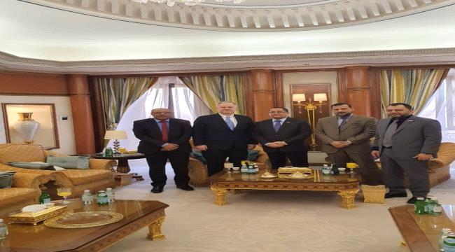 خلال لقائه السفير الامريكي لدى اليمن.. الخبجي يدعو واشنطن للضغط على الحكومة الشرعية للإيفاء بالتزامتها