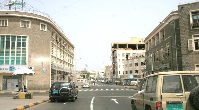 نشوب حريق في محل العاب بمدينة كريتر عدن