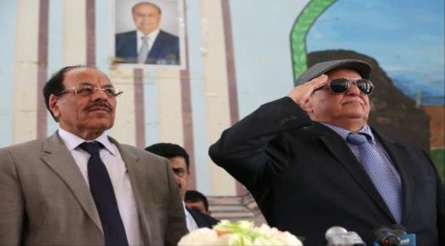 صحفي سعودي يتهم هادي والاحمر بالتأمر لاسقاط الجوف