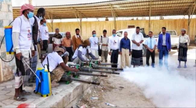 شبوة.. بدء حملة رش ضبابية مكثفة للقضاء على البعوض بمدينة عتق