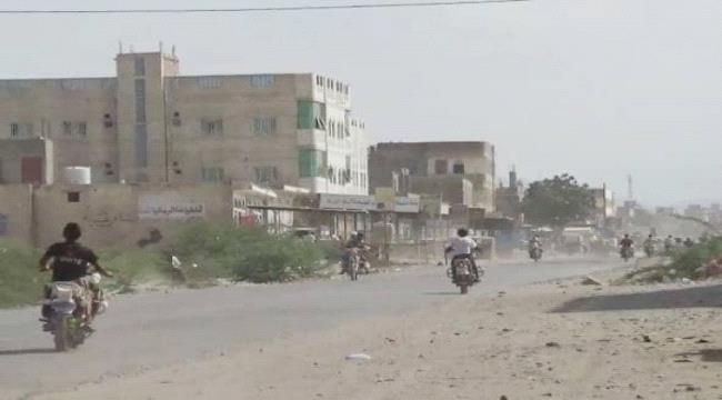 ميليشيا الحوثي تقصف منازل المدنيين في حيس