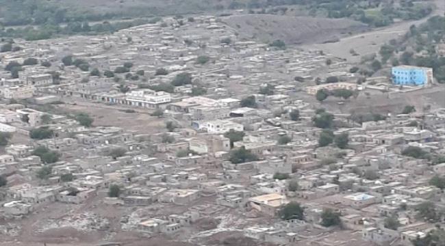 إستشهاد امرأة حامل في شهرها الثامن وطفلها وجرح باقي أفراد الأسرة بقذيفة حوثية في حيفان