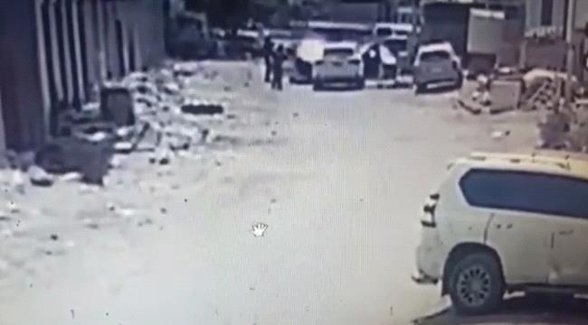 صور تكشف لحظات مهاجمة العصابة للشهيدين احمد فؤاد ورفيقة قبل تصفيتهما جسديا