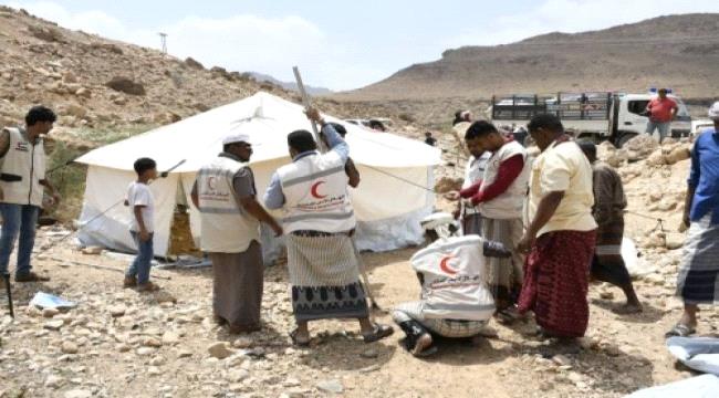 الهلال الأحمر يقدم 50 خيمة للبدو الرُّحل بحضرموت
