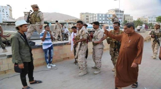 البحسني يتفقد شوارع المكلا للاطلاع على تنفيذ إجراءات مجابهة فيروس كورونا 