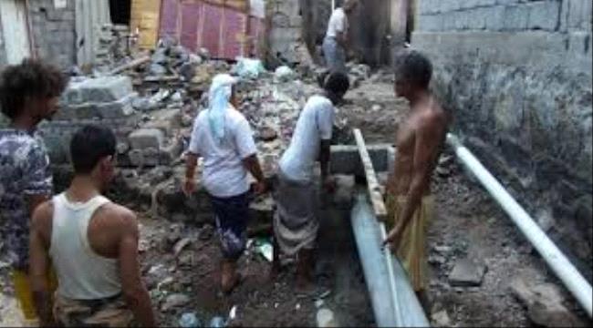 قيادة قوات العمالقة تتفقد أحياء عدن المتضررة 