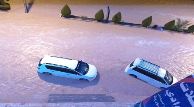اضرار مادية كبيرة جراء تدفق السيول بوادي حضرموت