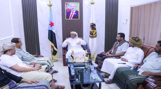 الشيخ راجح باكريت يطّلع على التحضيرات النهائية لفعالية الذكرى الـ58 لعيد الاستقلال بالمهرة