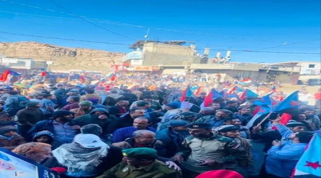 الضالع.. احتشاد جماهير للمطالبة بإعلان استقلال الجنوب