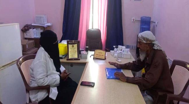 انتقالي زنجبار يطلع على الخدمات الطبية بمستشفى المديرية