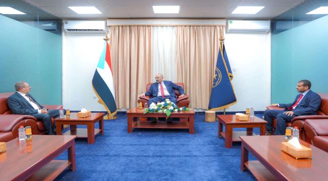 الرئيس الزُبيدي يؤكد دعمه لإصلاح المنظومة القضائية وتعزيز العدالة