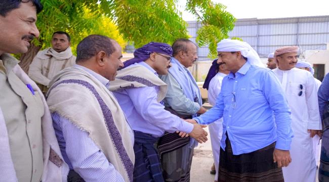 محافظ شبوة عوض بن الوزير يعود إلى عتق بعد زيارة خارجية رسمية