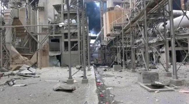 الحوثيون يعتقلون موظفين في عمران لمنع وقفة احتجاجية