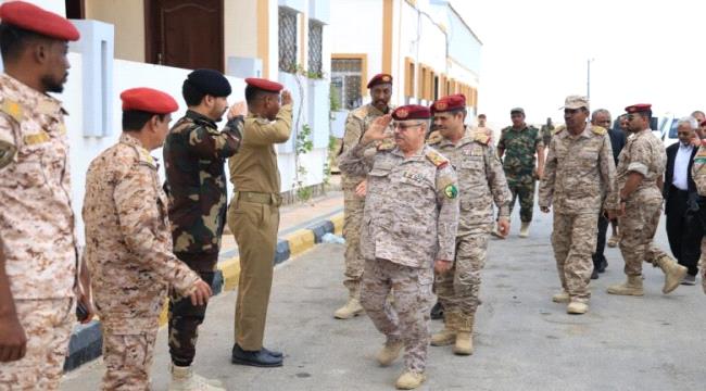 رئيس هيئة الاستخبارات العامة يزور لواء الريان والمحكمة العسكرية والمستشفى العسكري