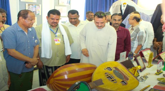 تدشين فعاليات اليوبيل الفضي لرحيل جوهرة الطرب بدوي زبير وافتتاح معرضه بمدينة الشحر