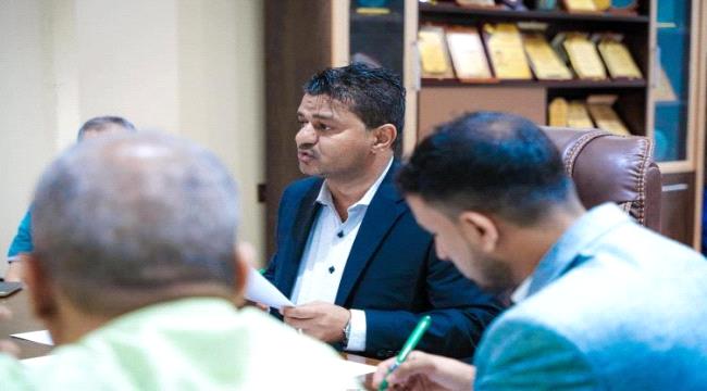 مدير عام الشيخ عثمان يناقش أوضاع المستشفى التعليمي والتمكين النسوي