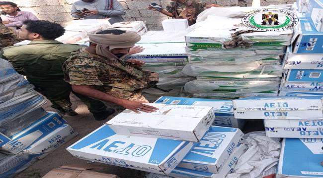 قوات حزام لحج تضبط مخازن لبيع وتوزيع مواد مهربة