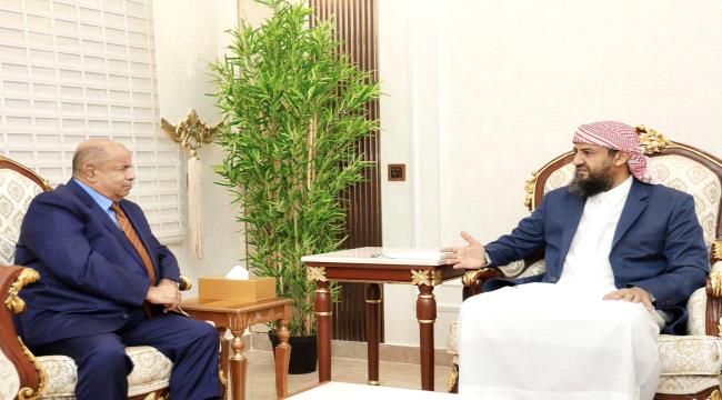 المحرّمي يناقش مع محافظ حضرموت مستجدات الأوضاع ومساعي تعزيز الاستقرار