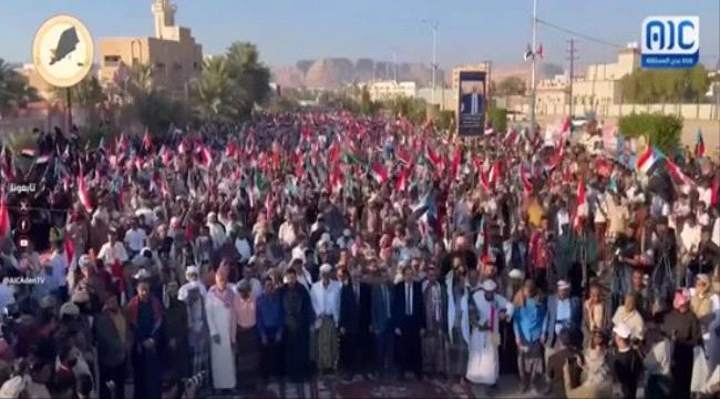 انطلاق احتفال عيد الاستقلال بترديد النشيد الوطني الجنوبي في سيئون  #نوفمبر_استقلال_الجنوب_يتجدد #حضرموت_تصحح_المسار