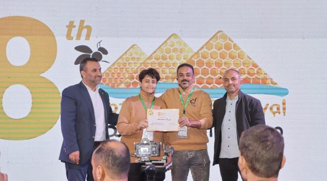 لمسات حضرمية تتألق بالمستوى الذهبي في مهرجان العسل المصري