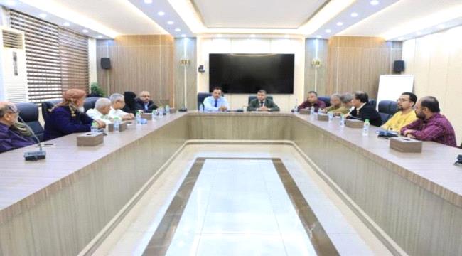 عدن.. نزول ميداني واجتماع موسّع لضبط آليات إنزال وتسويق الأسماك واستقرار الأسعار 